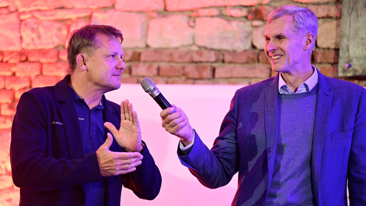 Budou mít Pastrňák a spol. kde hrát? Italové to musí stihnout, hry neodloží, říká šéf české mise